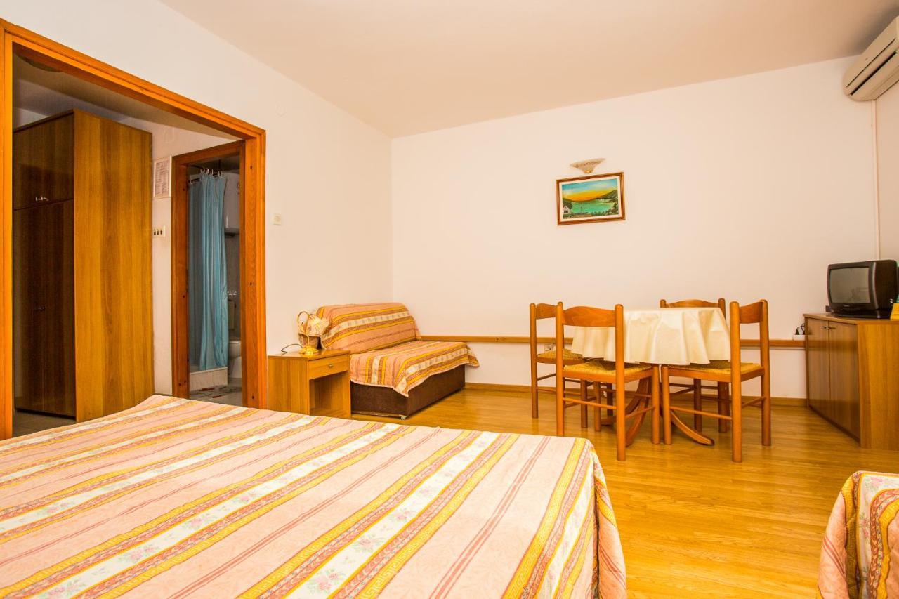Apartmani Pava Omis Exterior photo