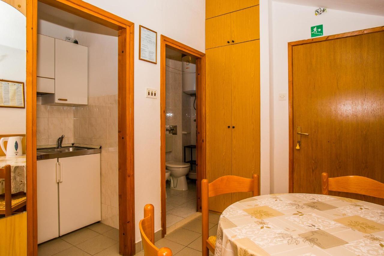 Apartmani Pava Omis Exterior photo