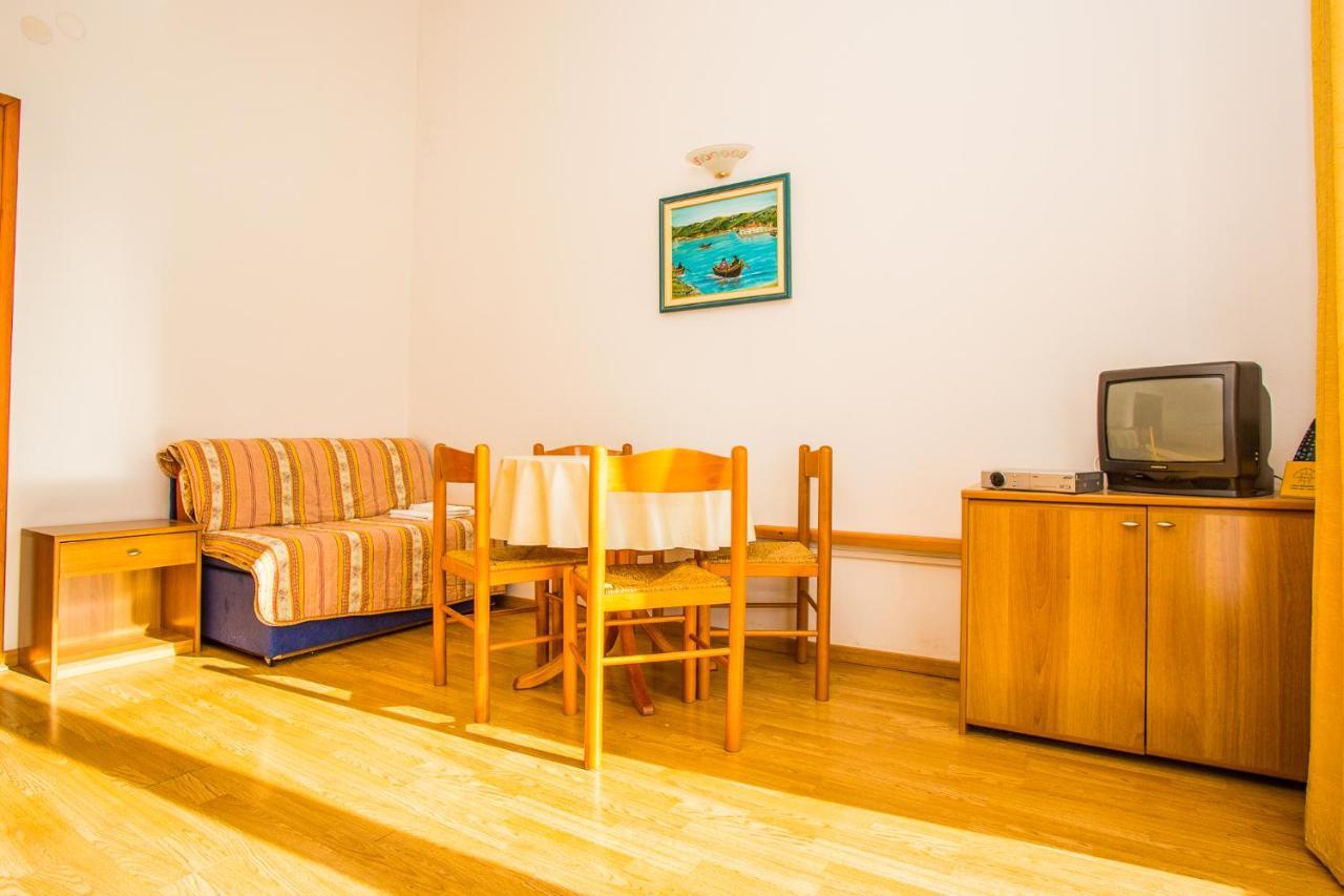 Apartmani Pava Omis Exterior photo