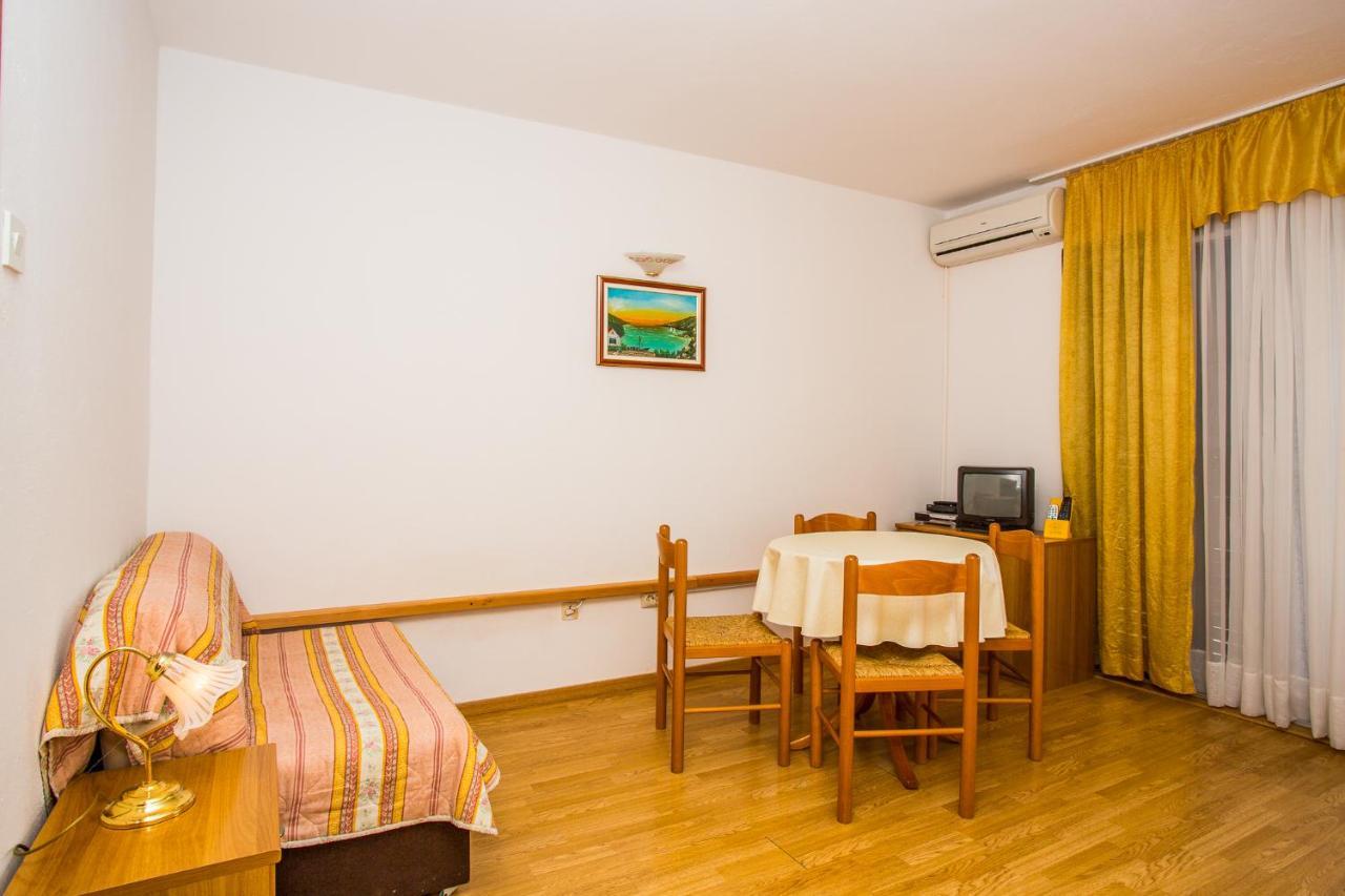 Apartmani Pava Omis Exterior photo