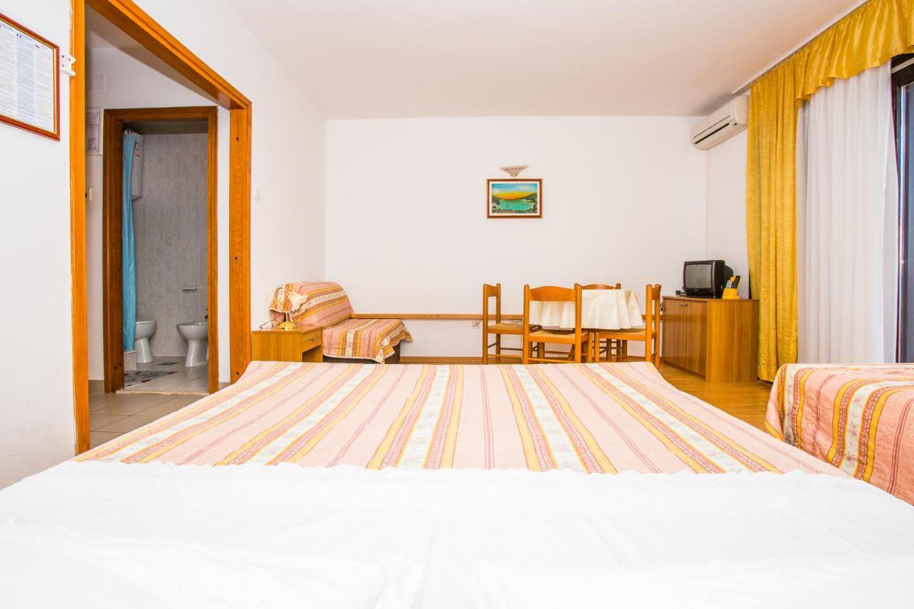 Apartmani Pava Omis Exterior photo