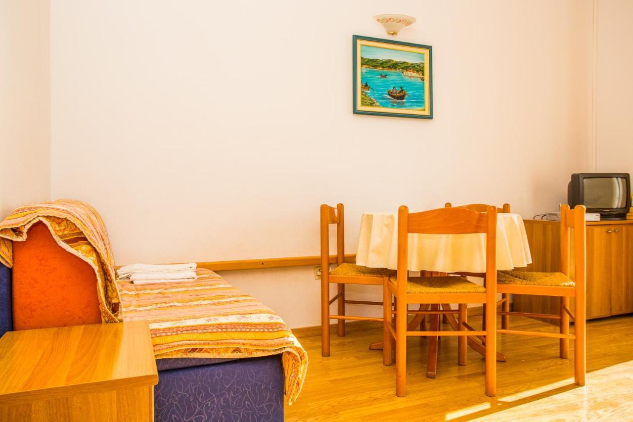 Apartmani Pava Omis Exterior photo