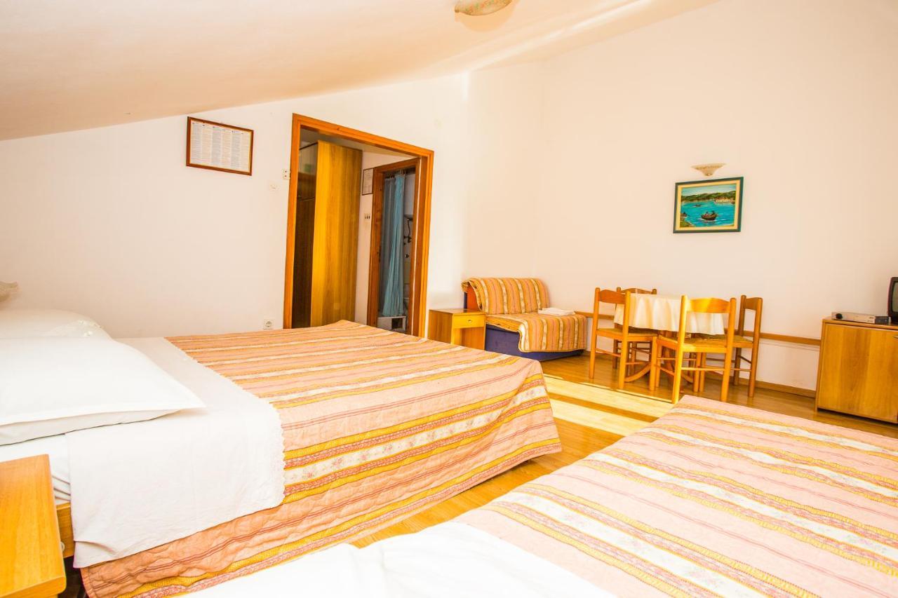 Apartmani Pava Omis Exterior photo